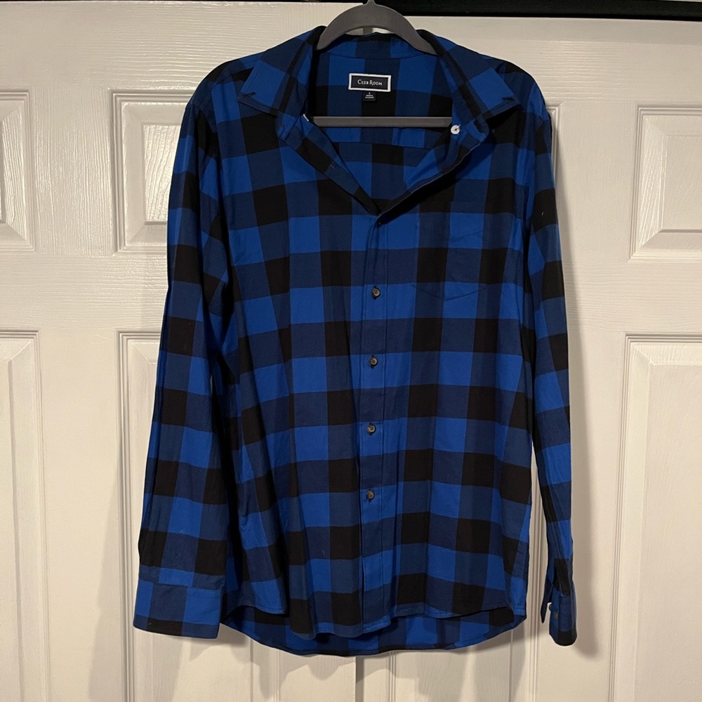 Men’s Large Club Room, Long Sleeve Button Down.